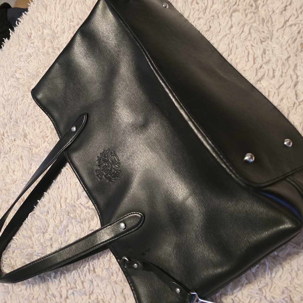Ralph Lauren Black Leather Shoulder Bag with Structured Design